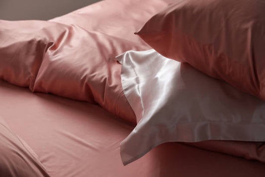 Pourquoi choisir une taie d’oreiller en soie ?