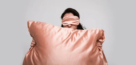 Soie vs Satin : Quelle est la différence ?